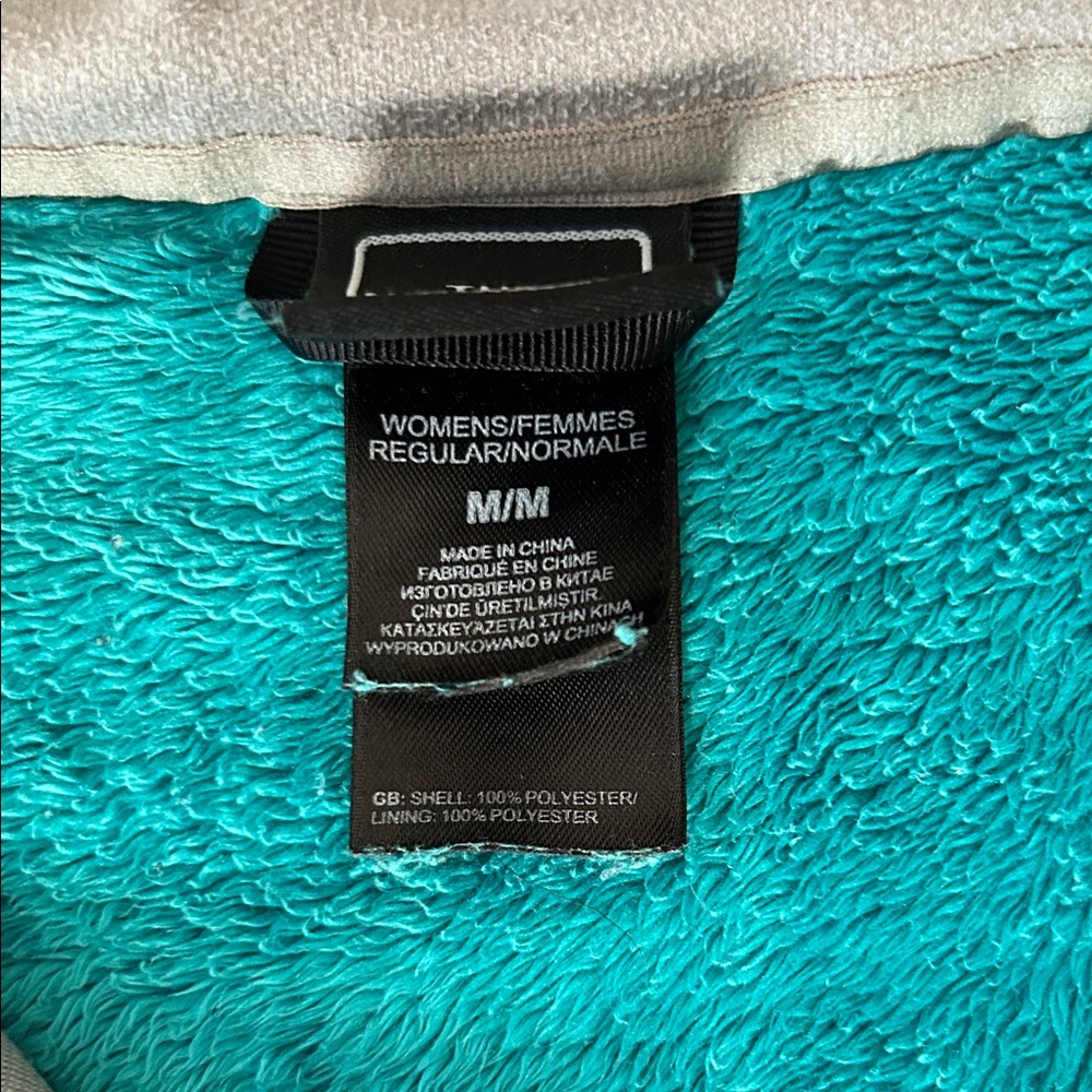 Women’s Teal North Face Fuzzy Jacket, Size M - Picture 2 of 4